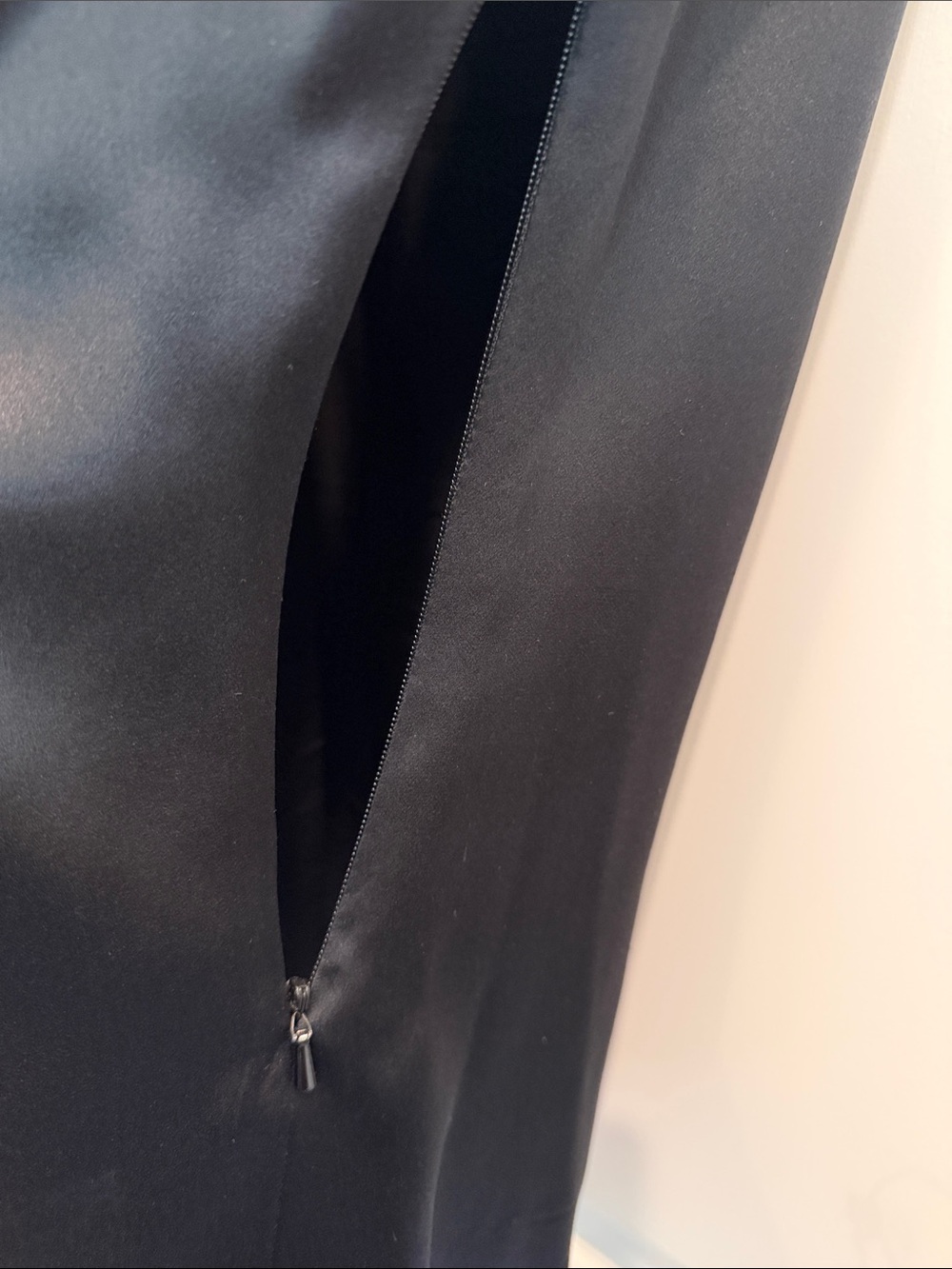 Tory Burch Sleeveless Silk Black Scoop Neck - Picture 4 of 4